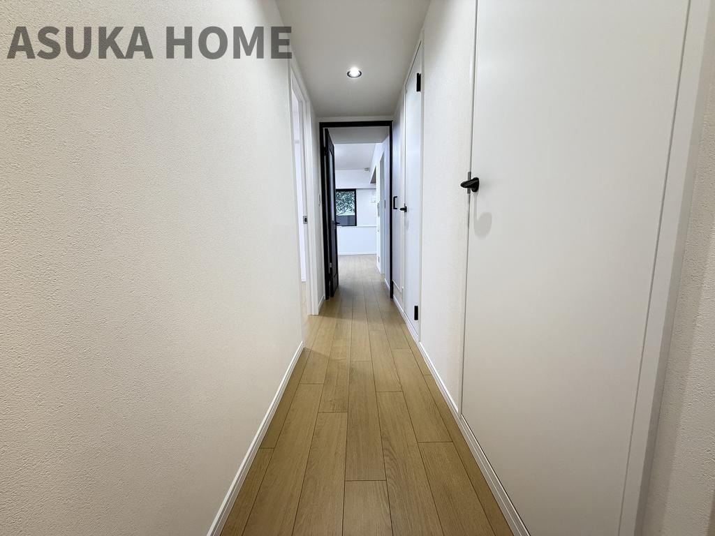 パークハイム山手のその他|明るい雰囲気の廊下です♪