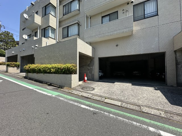 パークハイム山手の駐車場|駐車場の空き状況については、その都度、確認いたしますのでお気軽にお聞きください。