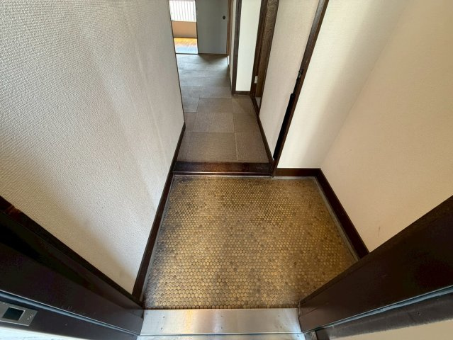 奈良コーポラスの玄関