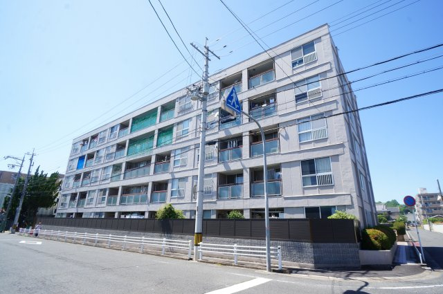 奈良コーポラスの外観