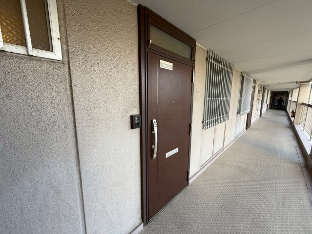 奈良コーポラスの玄関