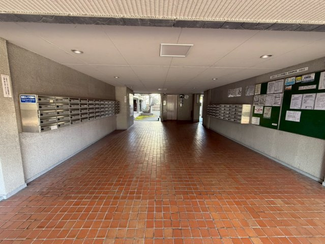 奈良コーポラスのエントランス