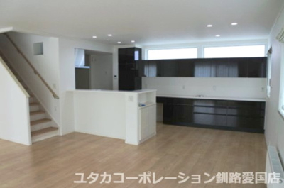 【居間・リビング】 | 美原3丁目7番1売家