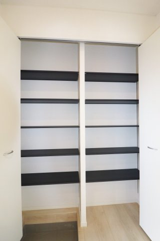 郡山市安積荒井2丁目第3　　　２号棟　　安積第１小学校、安積中学区の収納|シューズクローゼット♪　※同社施工例
