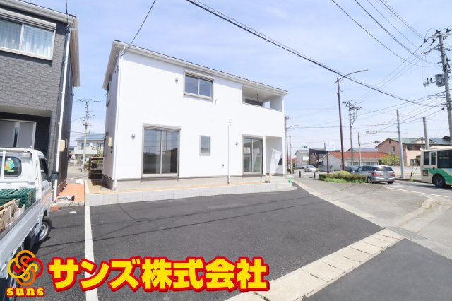 郡山市安積荒井2丁目第3　　　２号棟　　安積第１小学校、安積中学区の外観|南西側から見た駐車場を含む外観♪