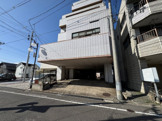 想定年間賃料2,209.2万　想定利回り10.04％　鉄筋コンクリート造のその他