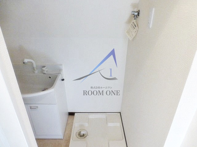 池田ビルの洗面所|独立洗面台です。