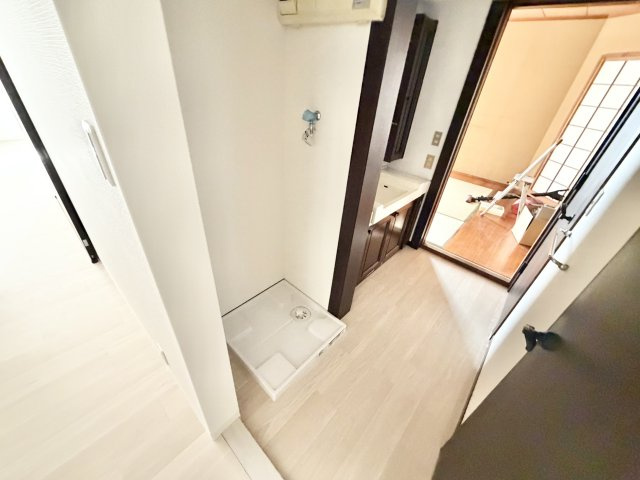 鹿放ケ丘戸建の洗面所