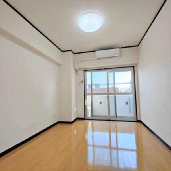 コートデリヴィエール上飯田の居間・リビング