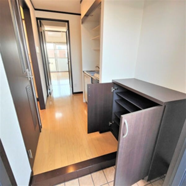 コートデリヴィエール上飯田の玄関