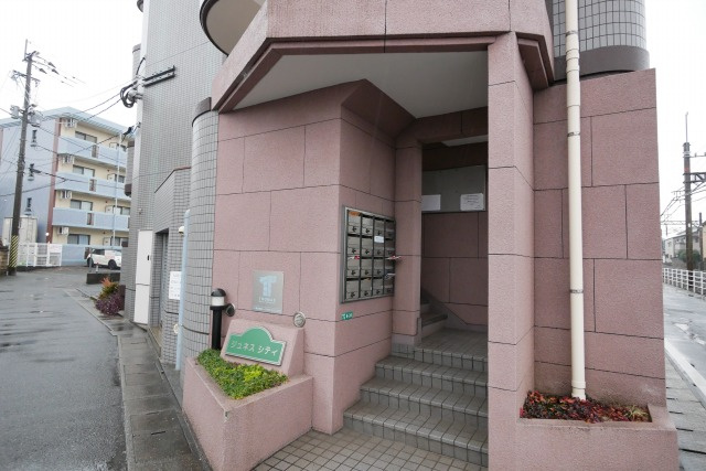 ジュネスシティのエントランス|別号数タイプ