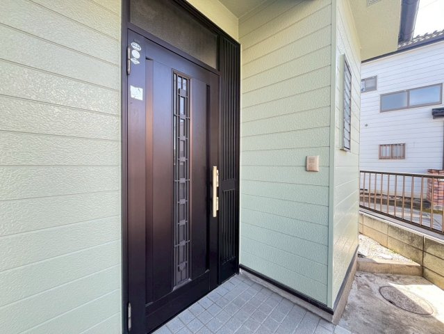 【玄関】 | 北本市東間7丁目　中古戸建