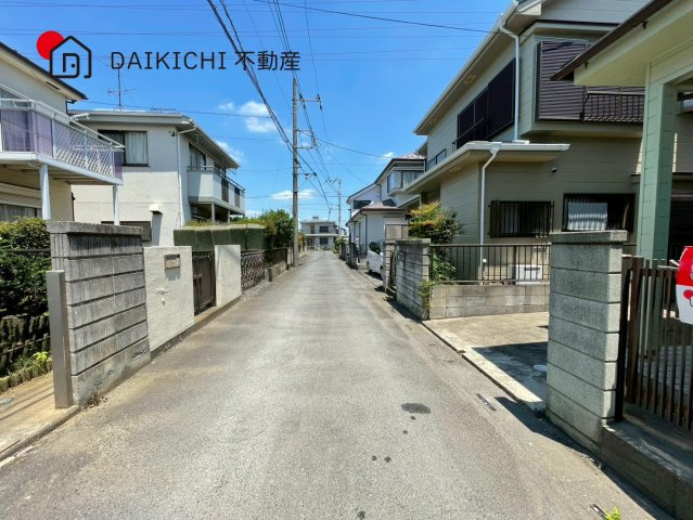 【前面道路含む現地写真】 | 北本市東間7丁目　中古戸建