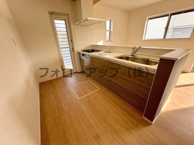 堺市西区浜寺諏訪森町東4号棟のキッチン|キッチンです