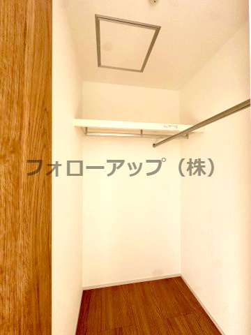 堺市西区浜寺諏訪森町東4号棟の収納|専用の収納スペースです