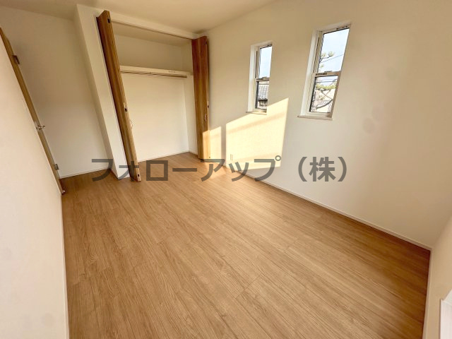 堺市西区浜寺諏訪森町東4号棟の洋室|コンパクトで使いやすい洋室です