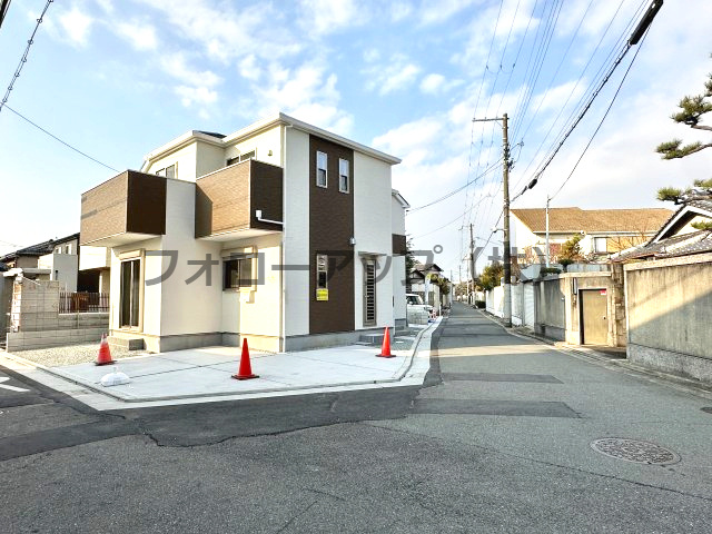 堺市西区浜寺諏訪森町東4号棟の前面道路含む現地写真|前面道路含む現地写真です