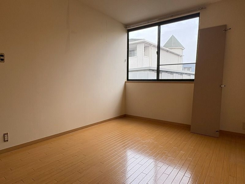 ユートピア今保B