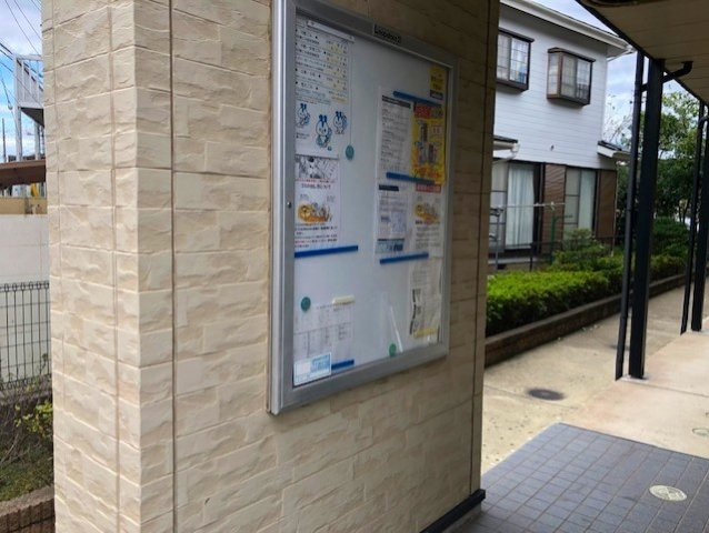 レオパレスウィズユーのエントランス