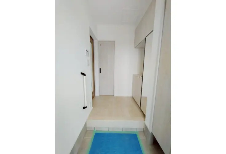 新築戸建　真亀3丁目の玄関