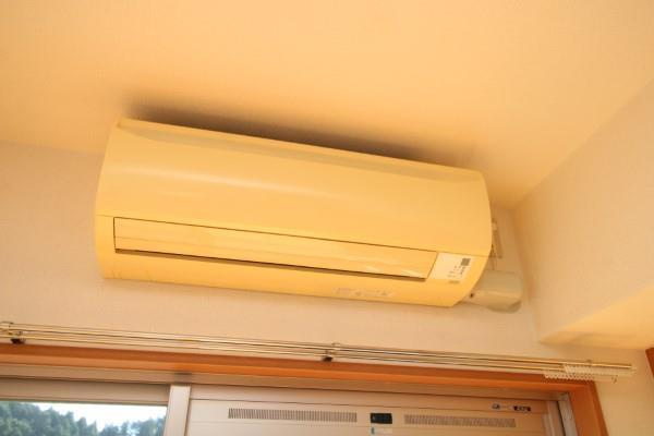 サンブライトの設備|エアコン※写真は301号室のもの