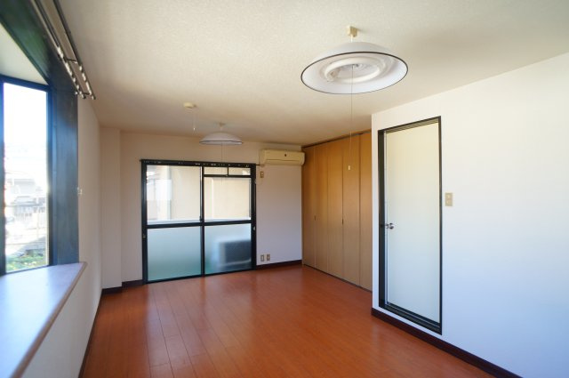 マイホーム新の洋室