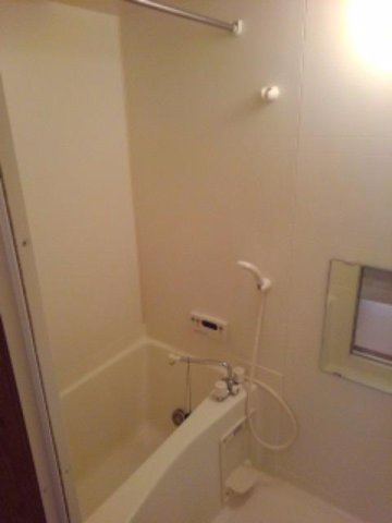 宇部市東藤曲２丁目のアパートの浴室