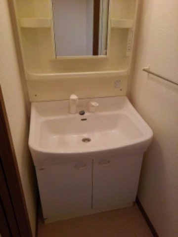 宇部市東藤曲２丁目のアパートの洗面所