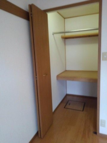 宇部市東藤曲２丁目のアパートの収納