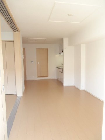 宇部市東芝中町のアパートの居間・リビング