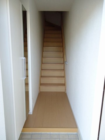 宇部市東芝中町のアパートの玄関