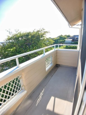 ロイヤルパレス村松ⅡＢのバルコニー