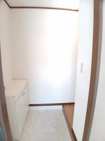 ロイヤルパレス村松ⅡＢの玄関