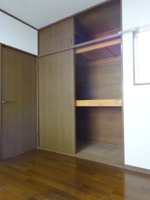 【収納】 | リヴェールKTS | 洋室6帖のお部屋にある収納スペースです！天井高の収納スペースで荷物をたっぷり収納できます！