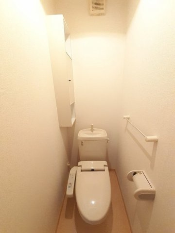 宇部市大字西岐波のアパートのトイレ