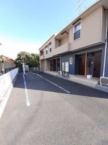 宇部市大字西岐波のアパートの駐車場
