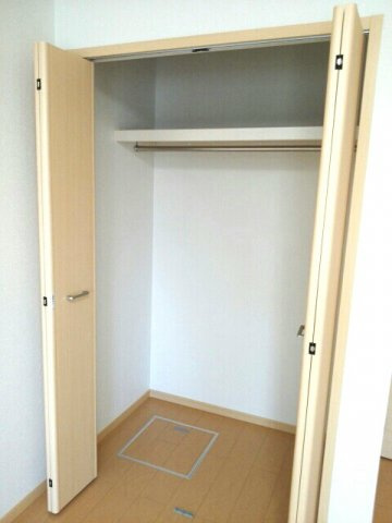 宇部市則貞１丁目のアパートの収納