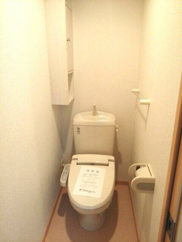 宇部市則貞１丁目のアパートのトイレ