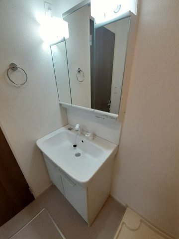 宇部市東梶返１丁目のアパートの洗面所