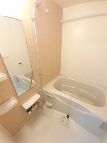 宇部市東梶返１丁目のアパートの浴室