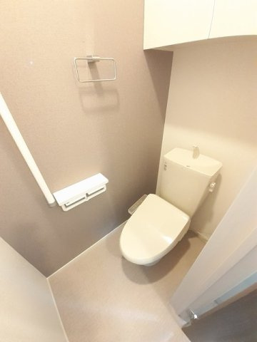 宇部市東梶返１丁目のアパートのトイレ