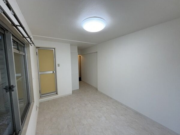 フォレスト伊勝町の居間・リビング