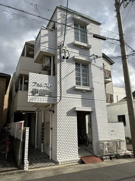 フォレスト伊勝町の外観