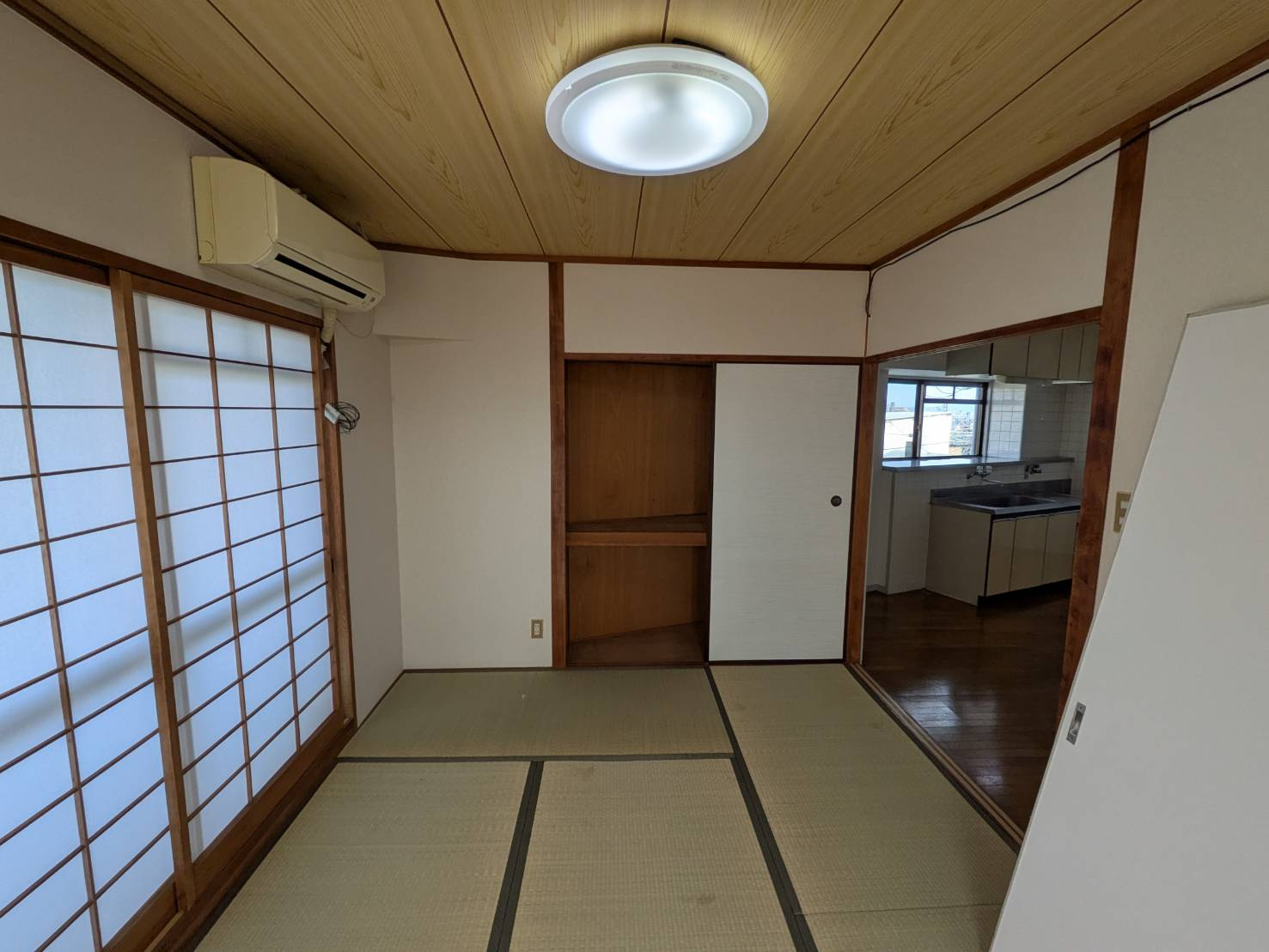 ラメール明石の洋室