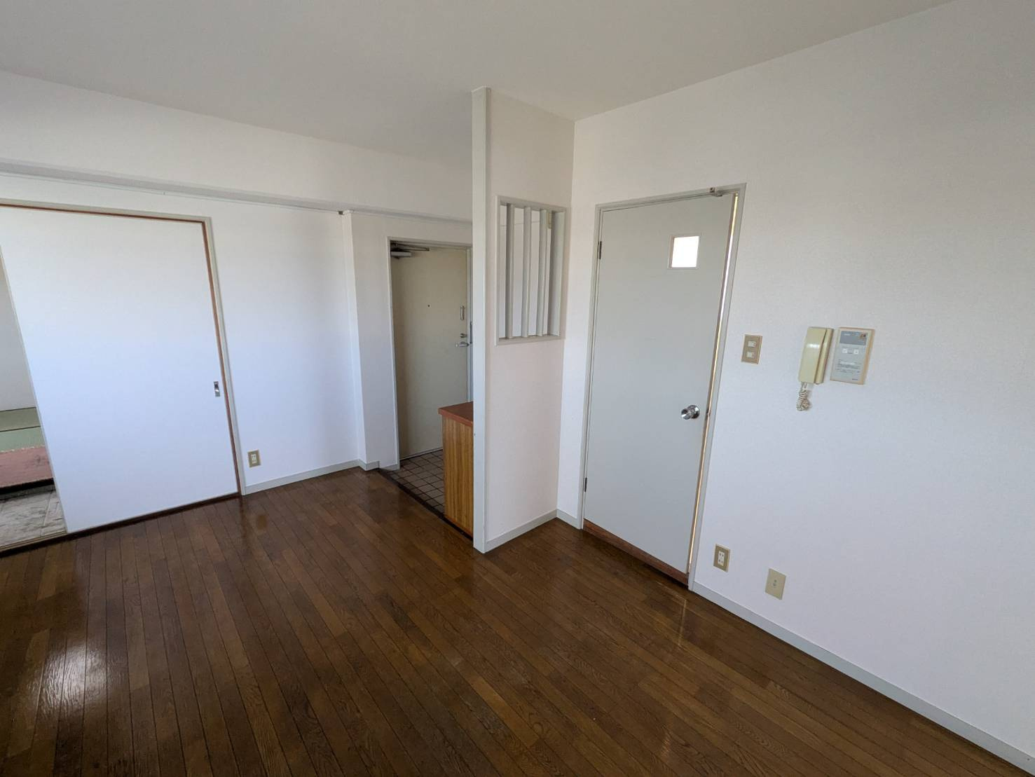 ラメール明石の居間・リビング