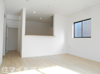 【居間・リビング】 | 泉崎村北平山新築一戸建て2棟 | こちらのリビングで趣味の時間をお楽しみください
