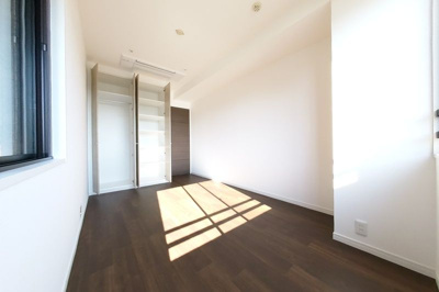 【洋室】 | ＬａＳａｎｔｅ一番町 | 落ち着いた色調の洋室です