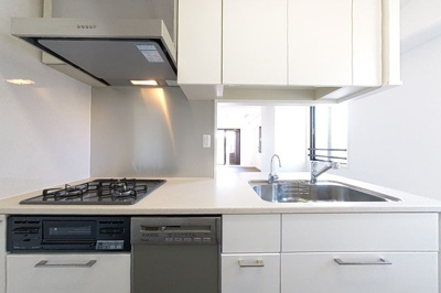 【キッチン】 | ＬａＳａｎｔｅ一番町 | キッチンでお料理をお楽しみください