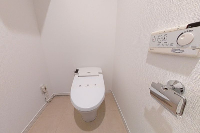 【トイレ】 | ＬａＳａｎｔｅ一番町 | ゆったりとした空間のトイレです