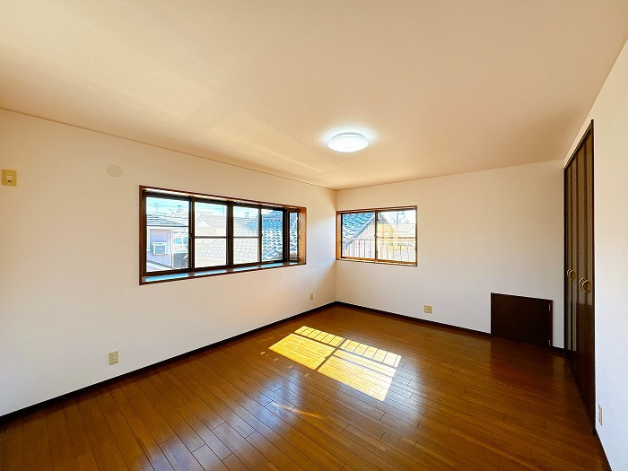 リフォーム中古戸建　各務原市那加雄飛ヶ丘町　平成8年築の洋室